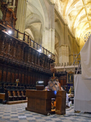 La Catedral acomete trabajos de conservación preventiva en la sillería del coro