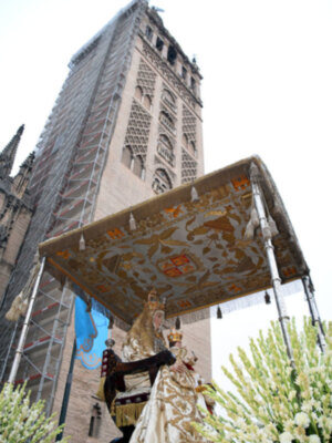 La Procesión más fresca de la mañana  de la Virgen de los Reyes.