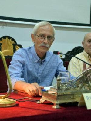 Carlos Gálvez Martínez, Dr. En Medicina presento la conferencia las 10 Maravillas de Navarra.