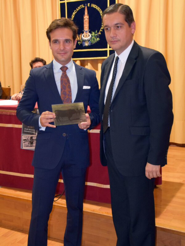 El Mayoral de Garcigrande y Julián López Escobar, conocido como “El Juli” en los premios taurino de Pascual Márquez