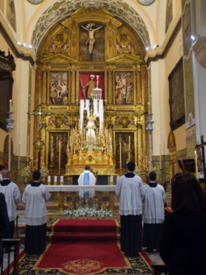 Por derribo de la Parroquia de San Miguel, traslado de la Soledad al Templo de San Lorenzo.
