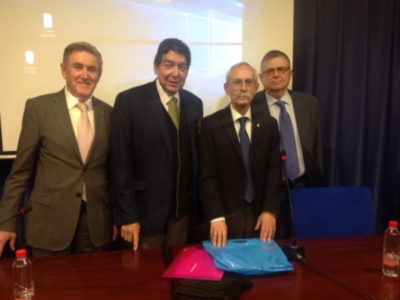Conferencia en la Sociedad de Médicos Escritores y Artistas de Sevilla del radiólogo onubense Antonio López