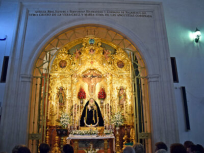 La madre de Dios se viste de luto en Alcalá del Río.