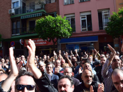 Sevilla se vuelca en homenaje a Jesús de la Rosa en la Calle feria donde nació