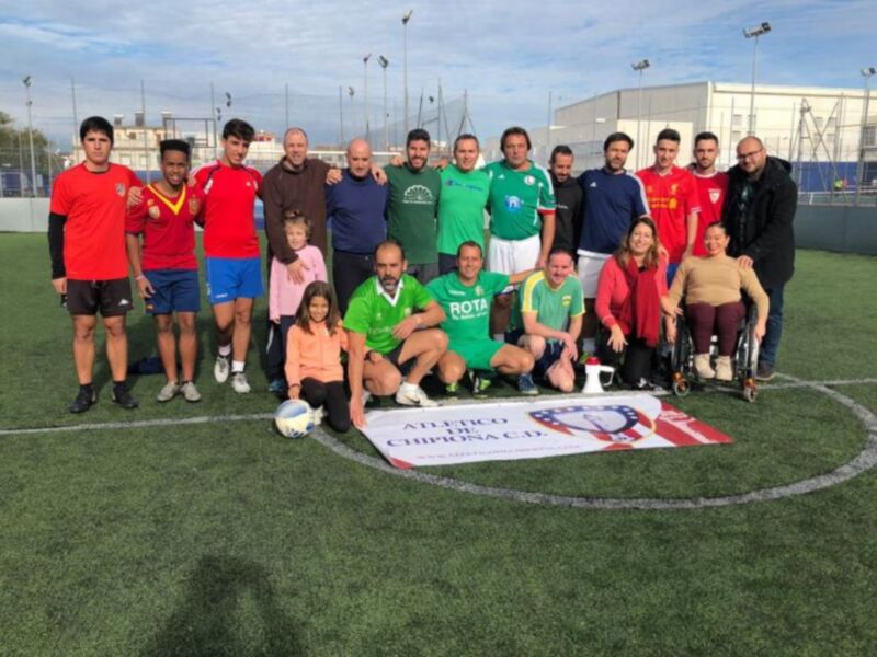 El Atlético de Chipiona premia a Montse Mellado como ejemplo en el mundo del deporte del esfuerzo de las mujeres de la localidad