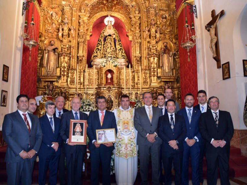 Peregrinación a la Capilla de la Esperanza de Triana por el pueblo de Villaverde del Río para  obtener la indulgencia plenaria.