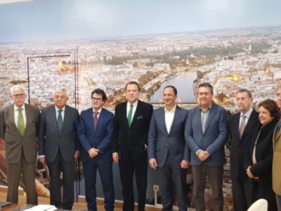 El alcalde Juan Espadas preside el primer pleno del Consorcio de la Zona Franca tras la aprobación del recurso financiero.