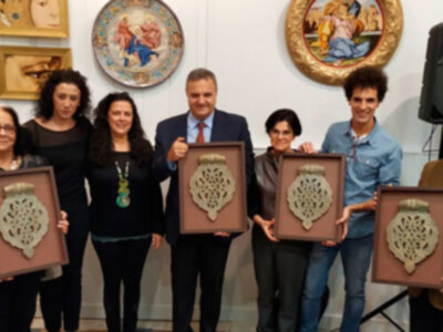 La exposición del Mercantil presenta numerosas Restauraciones y reproducciones del taller de Isabel  Parente Rioja.