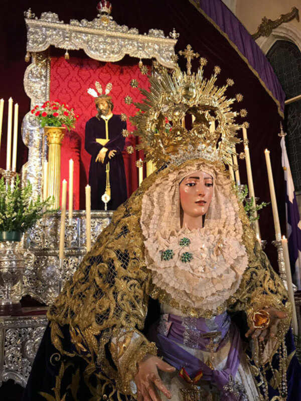 Solemne Besamanos de la Virgen de la Esperanza de Alcalá del Río.