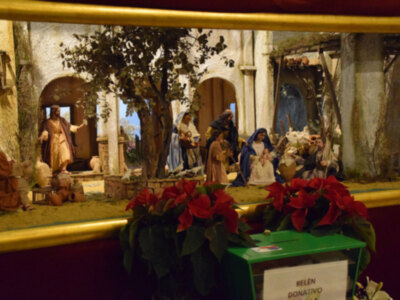 FELIZ NAVIDAD El Belén de la Esperanza de la Macarena, representa los oficios artesanales tradicionales.