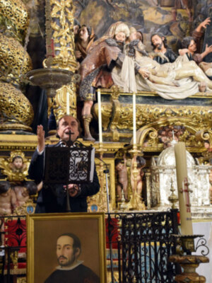 Antonio Francisco Bellido pregonó las Navidad en la Iglesia de la Caridad de Sevilla.