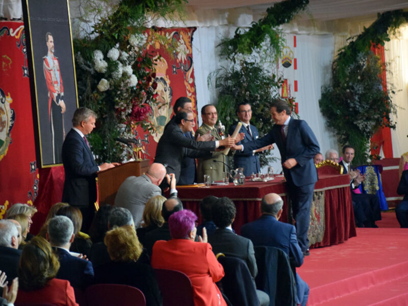 Premios Taurinos y de la Facultad de la Universidad de Sevilla.