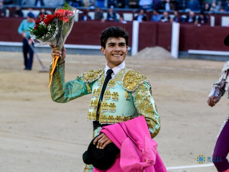 Francisco de Manuel corta una oreja en el inicio de temporada