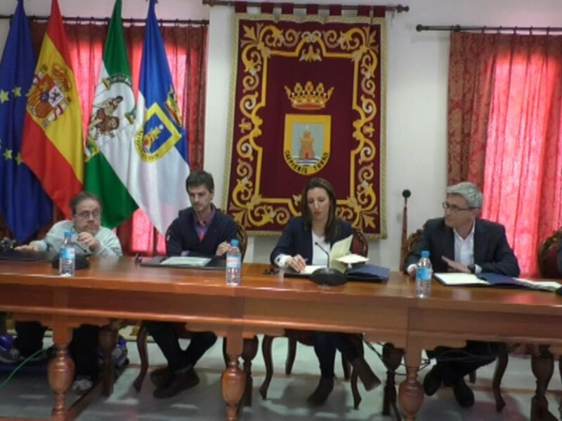 Ayuntamiento y Aqualia firman un convenio por el que la empresa establece un fondo para ayudas en el pago de recibos de agua