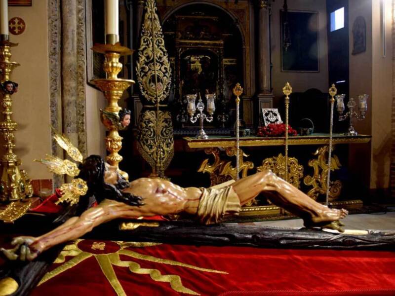 Besamanos y Besapiés en Mayo Florido en Alcalá del Río