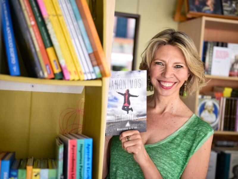 Marina Bernal eleva la cotidianeidad a protagonista en "Anónimos Infinitos", cronica de Alfredo Valenzuela para EFE