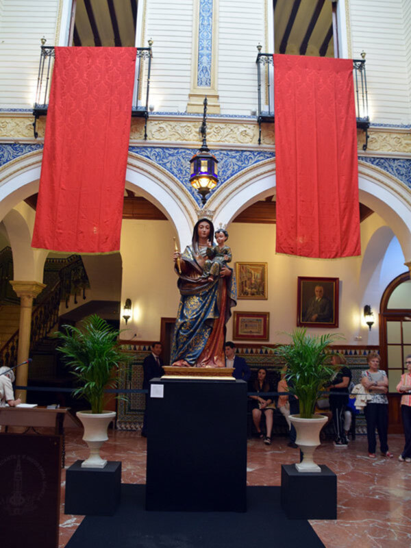 El Círculo Mercantil expone la muestra de la devoción de un pueblo (Salteras)
