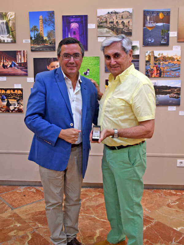 El taller de fotografía del Círculo Mercantil puso punto y final con una exposición de instantánea.