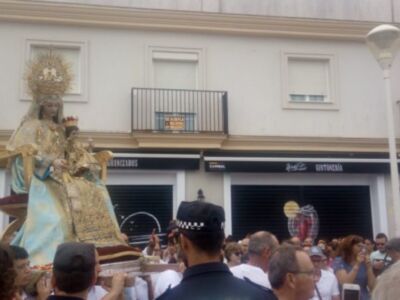 Chipiona ya vive la fiesta de la Virgen del Carmen, a la que se espera en El Barrio con una alfombra de sal