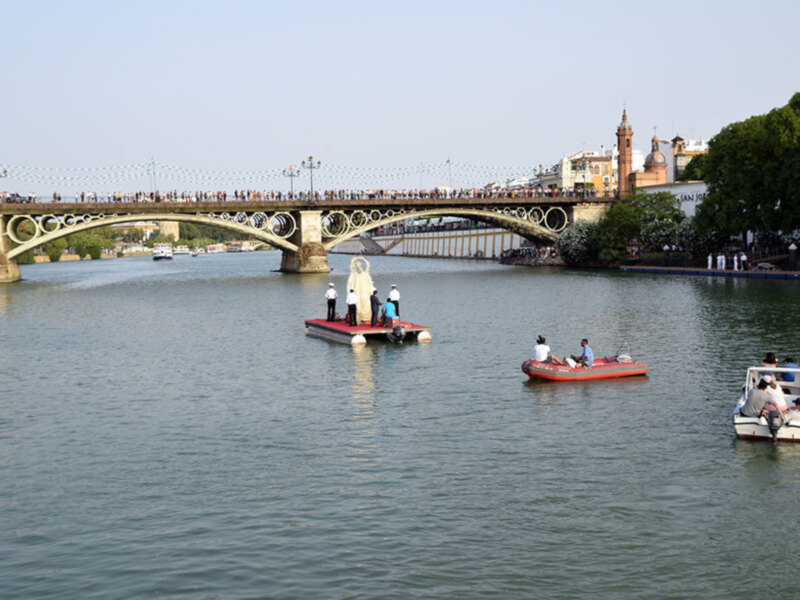 El Guadalquivir y Triana testigo de la devoción del margen derecha del Guadalquivir
