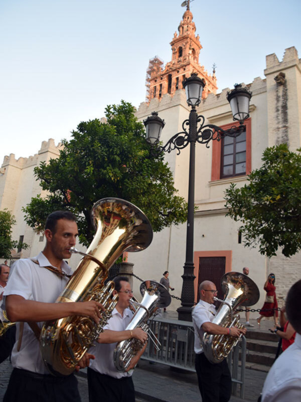 La Banda Municipal pone la música en el bando por el día de la Virgen