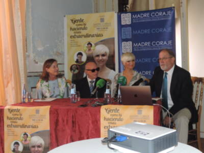 Pasión Vega presenta en el Casino Gaditano la campaña ‘Gente como tú haciendo cosas extraordinarias’ de Madre Coraje