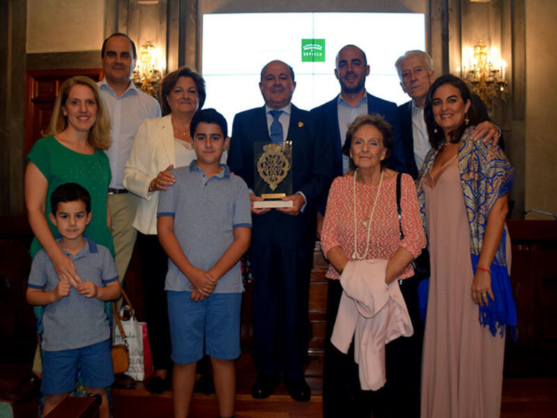 Este año el Aldabón a recaído en el empresario D. Francisco García Campos