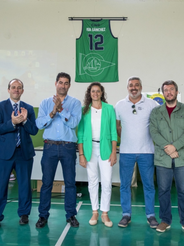 Homenaje del Club Náutico Sevilla a Isabel Sánchez