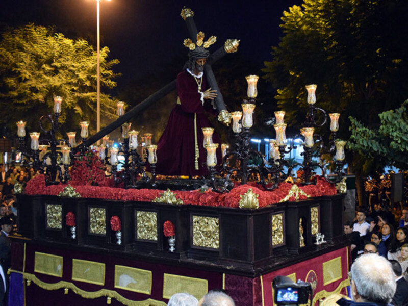 El Nazareno de la Bondad de San Leandro se reencontró con su feligresía de su barrio