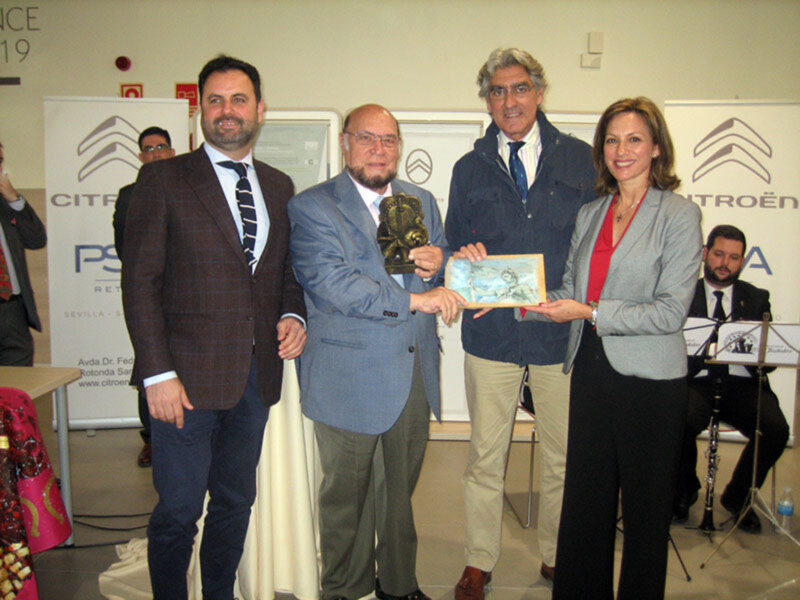 Juan María Gallardo y Manuel  Melado Prado, premios de la VIII Gala de  “Tradiciones Sevillanas”