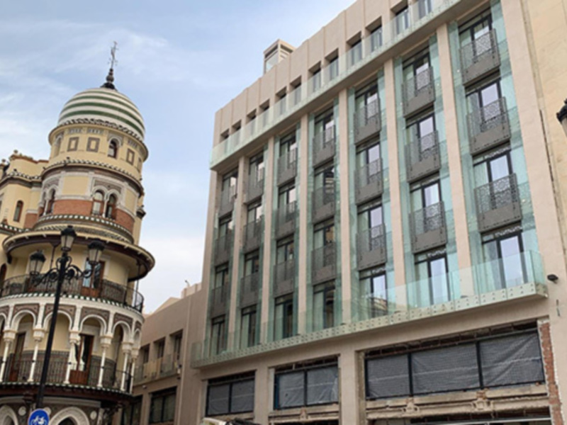  El Hotel Marriot y la arquitectura neomudéjar en Sevilla.