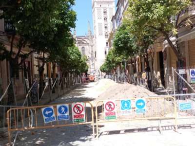 Las obras en la calle Mateos Gagos provocan el cierre de bares y comercios.