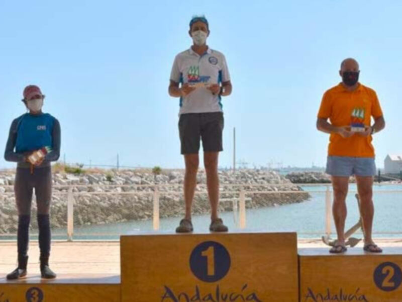  El regatista del CAND Chipiona Raúl Carrera campeón de España de Patín a Vela Clase 2