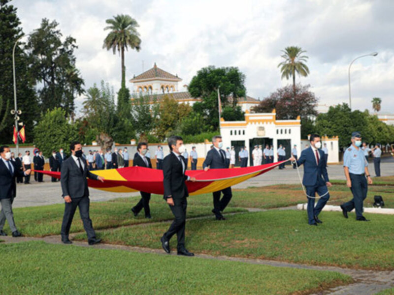 El General Biosca, ha agradecido a la Maestranza Aérea de Sevilla su activa participación en la restauración del avión,