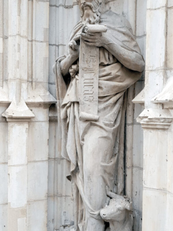 Comienza los trabajos de mantenimiento en la portada de la Catedral  hispalense