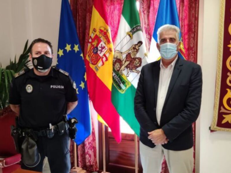 El Subinspector Jefe de Policía y el Alcalde felicitan al Cuerpo de Policía por su entrega y compromiso durante la pandemia y el verano
