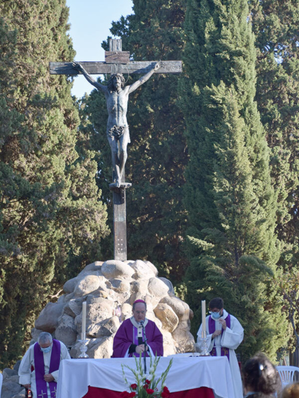 El día de los fieles Difuntos se le  devolvió a rendir homenaje a todos aquellos que ya no están entre nosotros