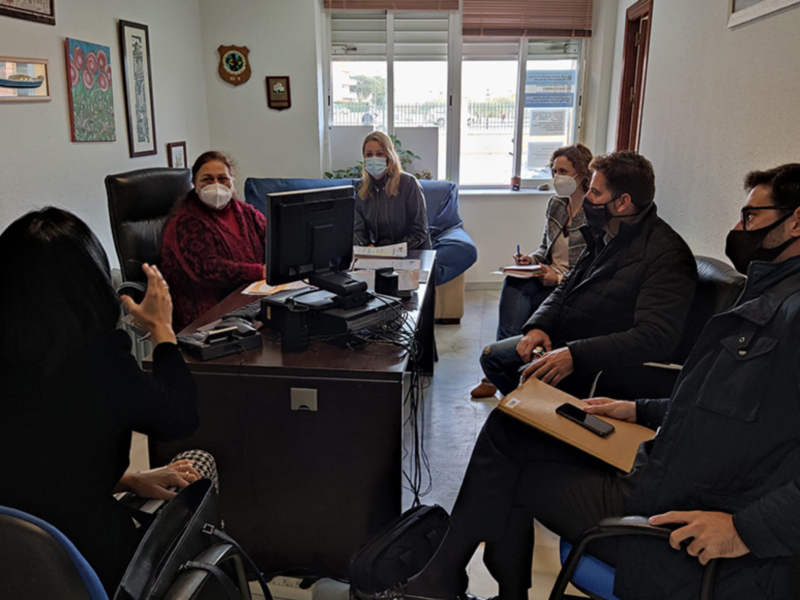 María Naval inicia reuniones con titulares de establecimientos sin regularizar para guiarles en el procedimiento 