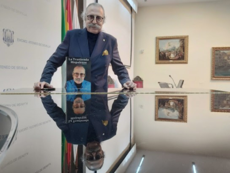 El cantautor Pascual González presenta 'La trastienda hispalense. Vol. II', homenaje a Sevilla, "gran musa de sus composiciones"
