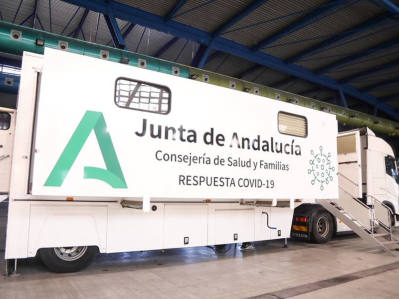 A las 10 de la mañana una unidad móvil del SAS ubicada en el colegio Cristo de las Misericordias comenzará el cribado en Chipiona mañana martes 29  