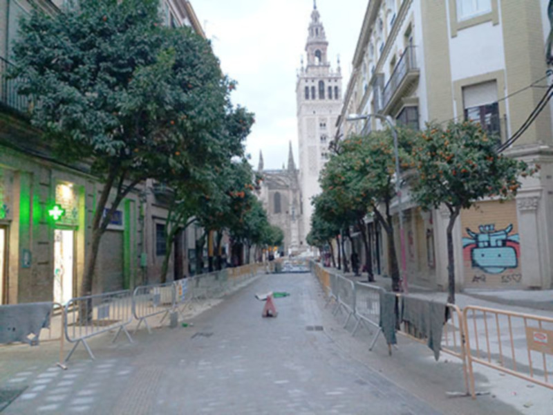 La reconversión de la calle Mateos Gago que funcionaba como peatonal a calle “peatonal”.