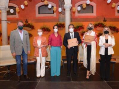 La memoria del barrio torero del Arenal de Sevilla, bajo la mirada de tres fotoperiodistas