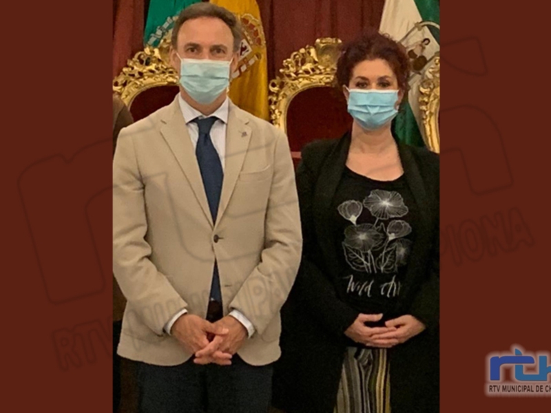 Isabel María Fernández traslada a David de la Encina demandas de colectivos de Chipiona para acceder a ayudas de Diputación