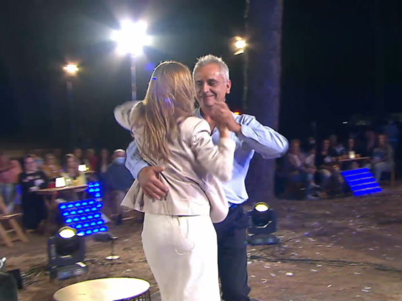 Carlos Baute y Marisol Bizcocho sorprenden a Hinojos en "El verano de tu vida"