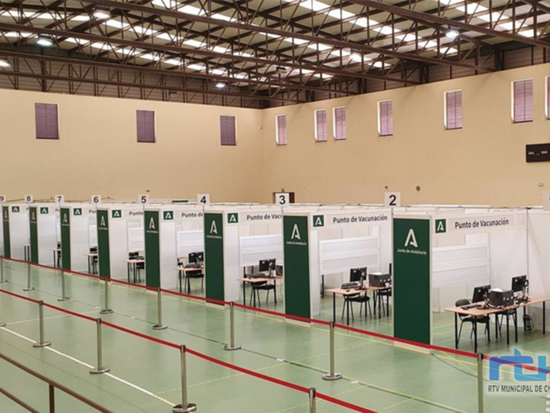 Los veraneantes de Chipiona mayores de 16 que no estén vacunados podrán hacerlo del 17 al 20 en el Polideportivo Vega Veguita de Jerez