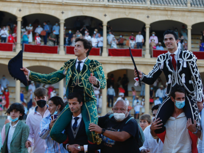 Roca Rey y Pablo Aguado dan una gran tarde y triunfan en la Goyesca de Ronda
