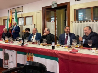 Entrega en la " Casa de la Provincia de Sevilla, del premio "Aldabon de Bronce"