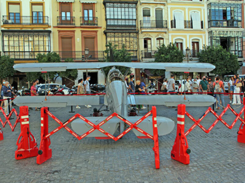 El Acuartelamiento Aéreo de Tablada de inaugura una exposición en el Ayuntamiento de Sevilla