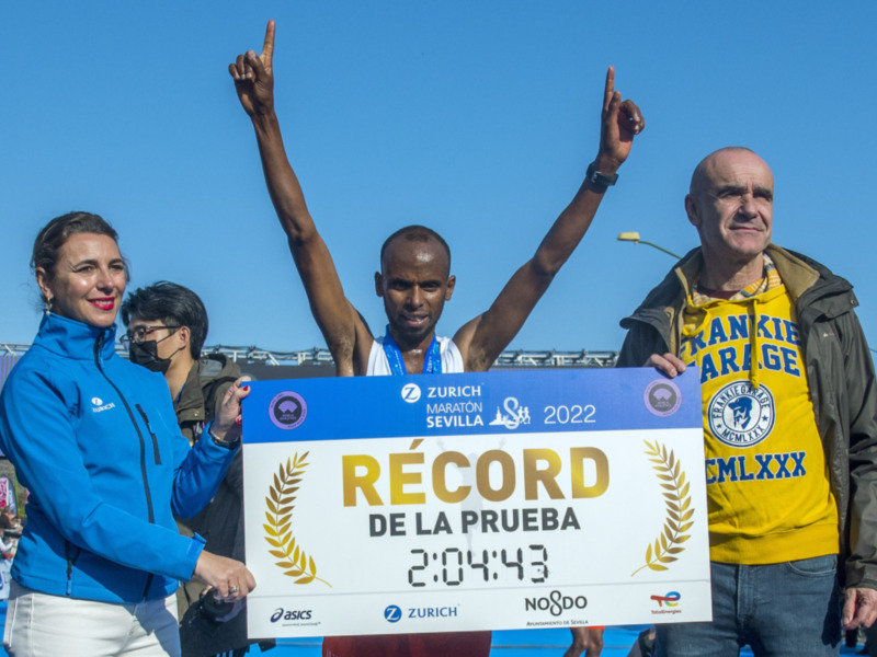 Abderehman y Megertu logran el récord masculino y femenino del Zurich Maratón de Sevilla en el que Lamdassem bate la plusmarca nacional