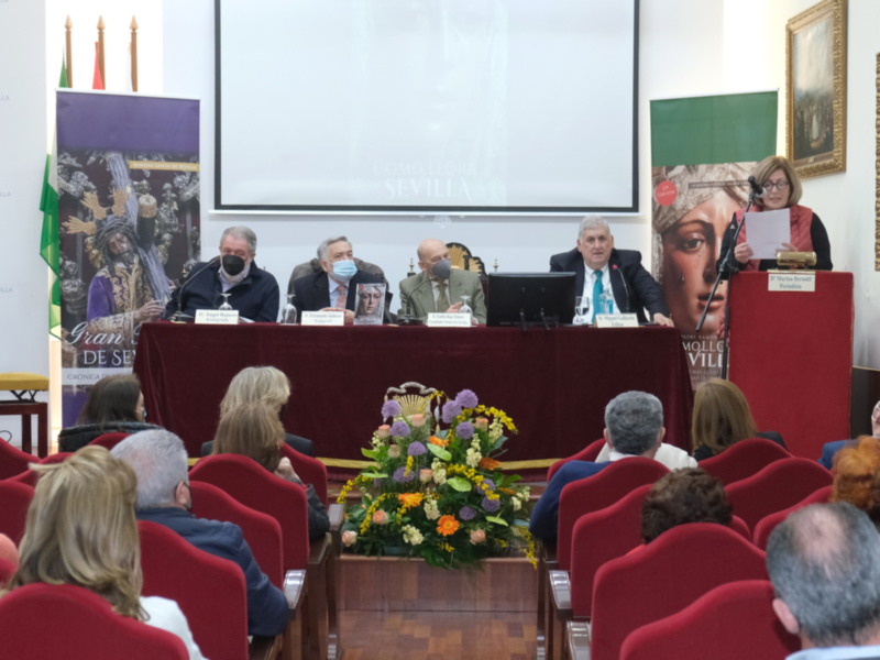 Ayer día 18 fue la presentación de la décima octava edición del libro Como Llora Sevilla en el Ateneo de Sevilla
